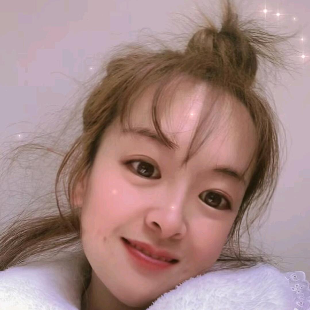 一个梨涡。