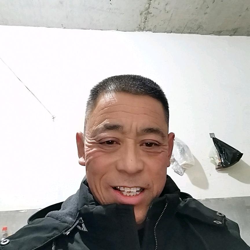 龙哥，钓鱼手