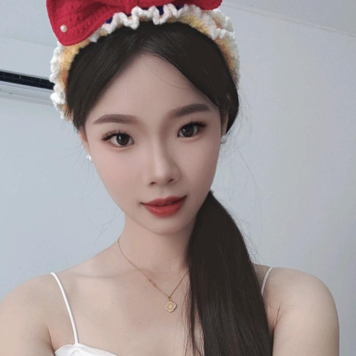 爱笑的小红红