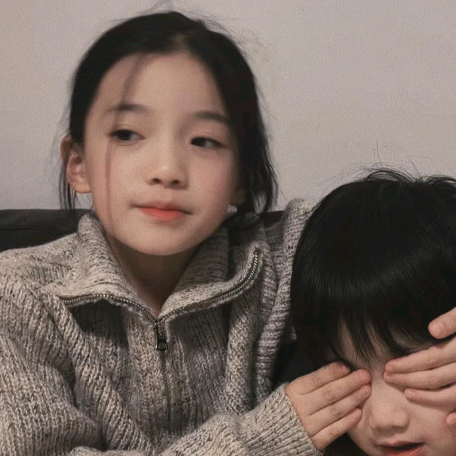 是一颗润喉糖、