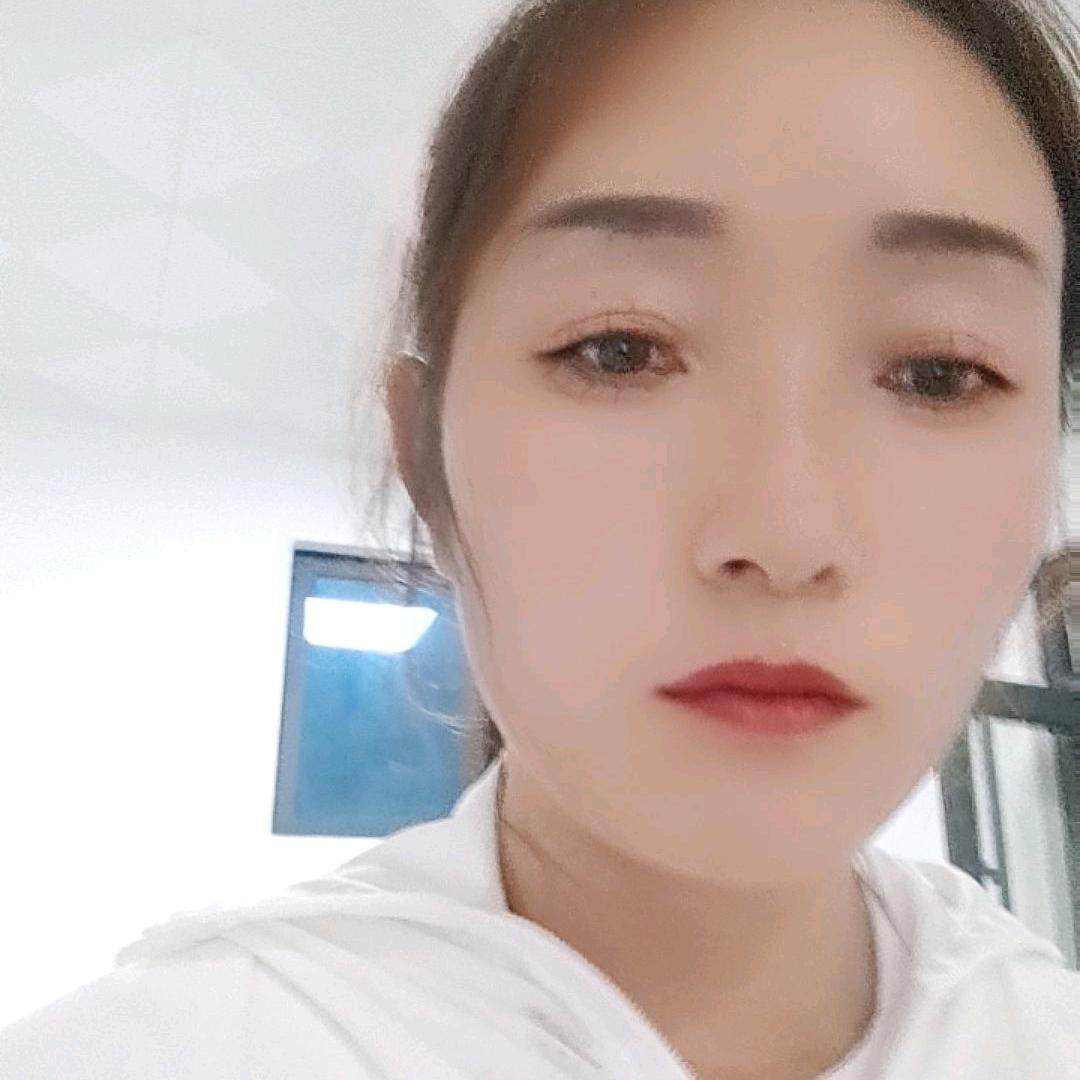 沈芬.