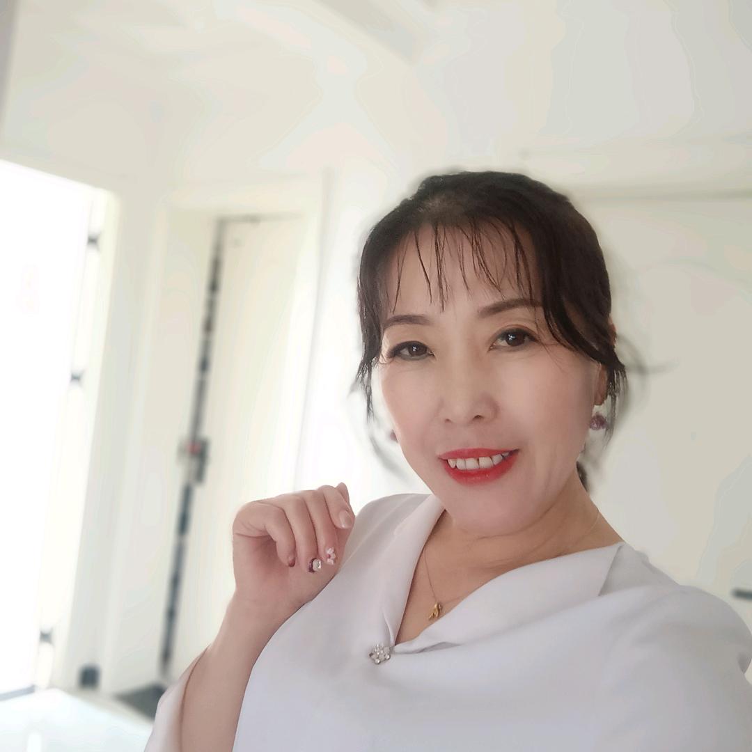 爱吃柠檬的小猪