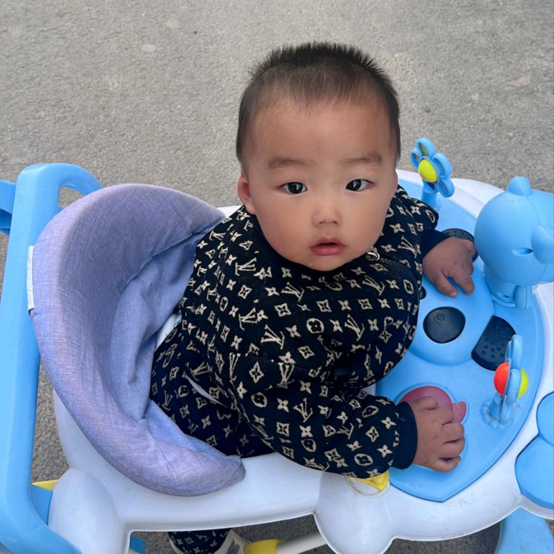 钱多多