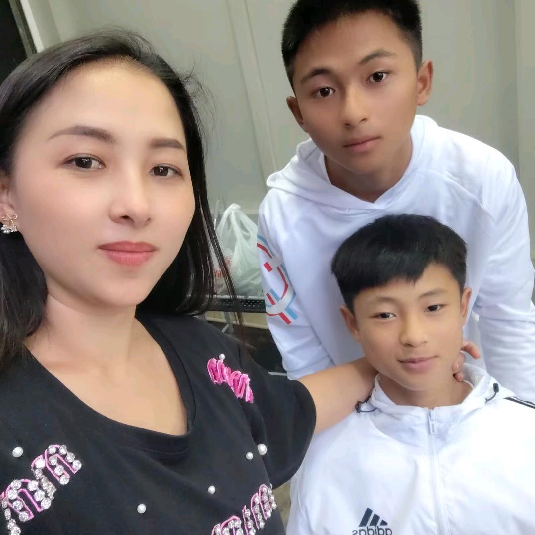 两个仔的🌻单亲妈咪🌻