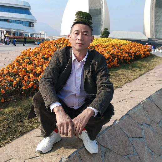 人生苦短小酒倒满