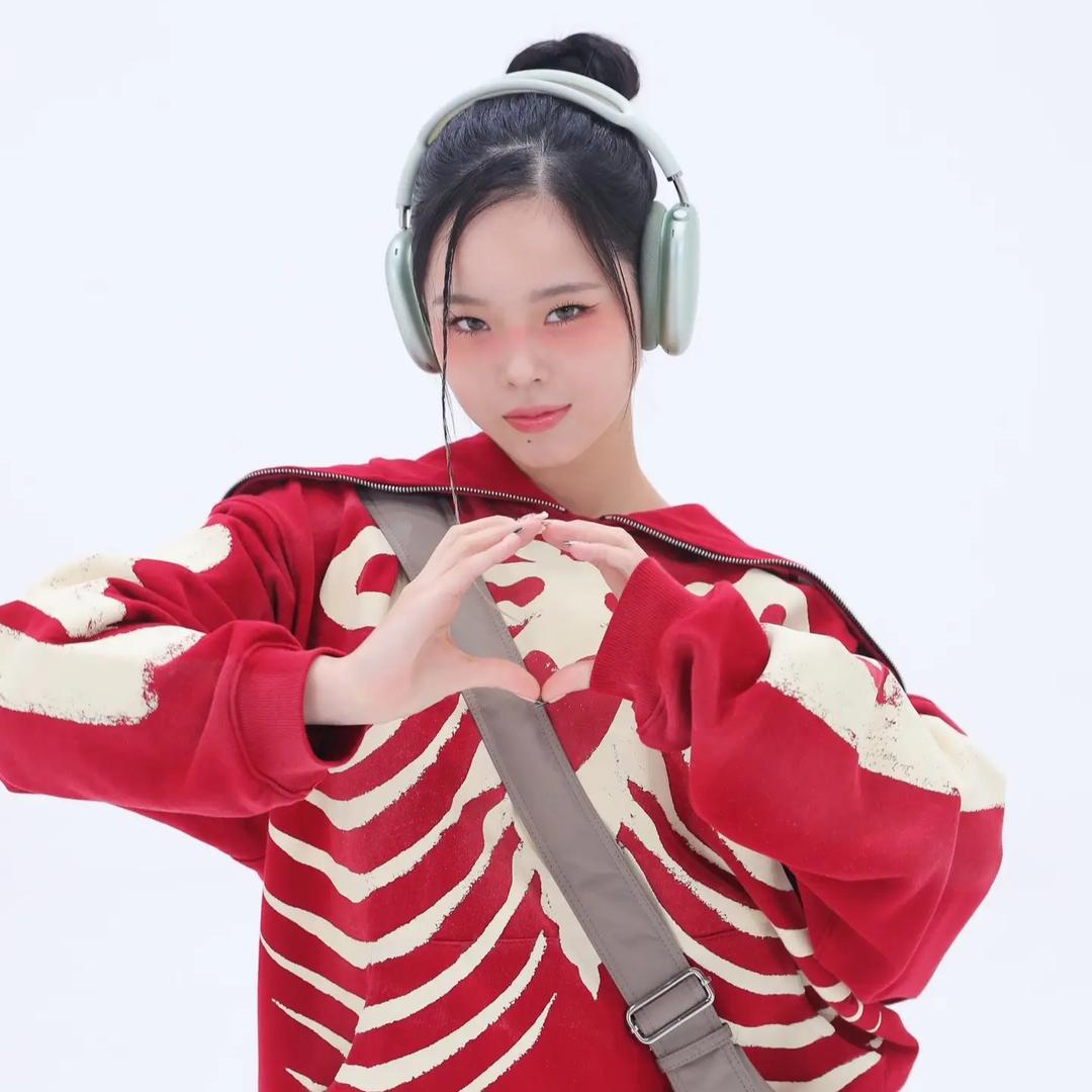 爱跳泥坑的佩琪