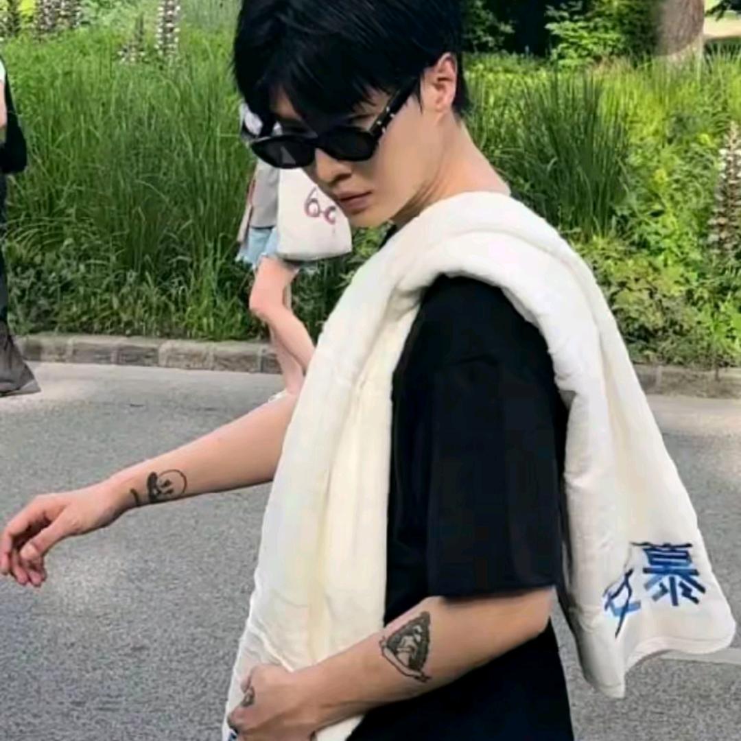 是丞不是橙cc