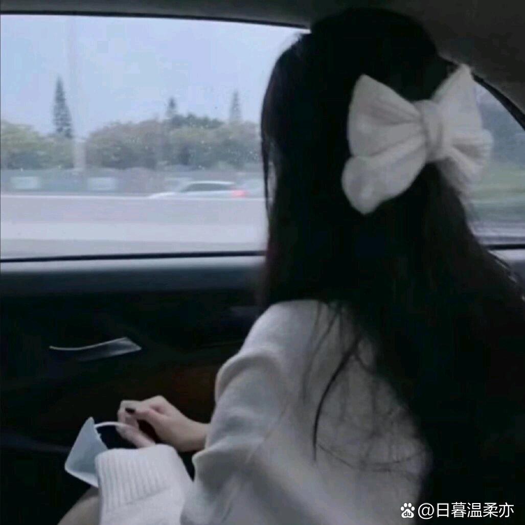 浅笑不语