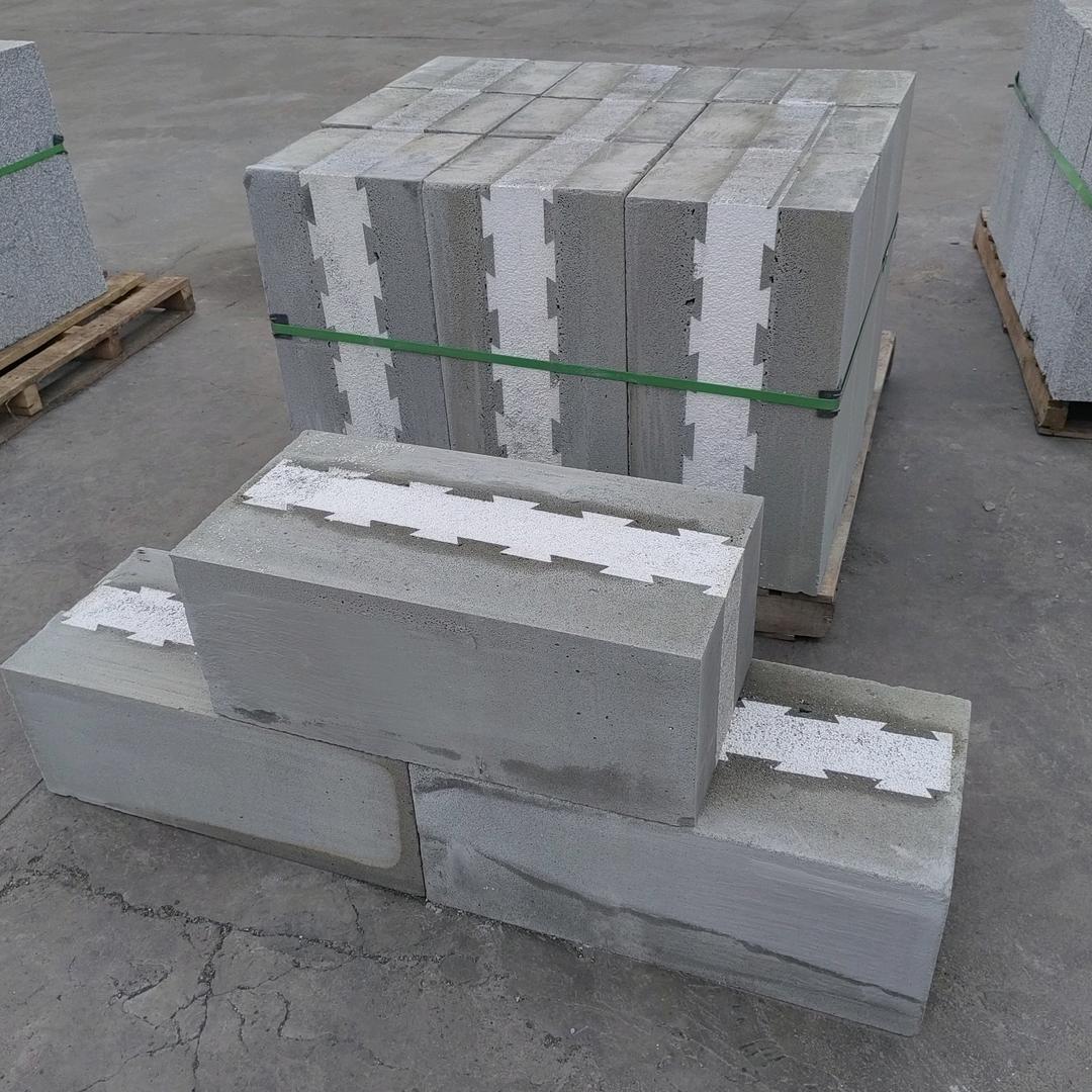 砖家搬砖