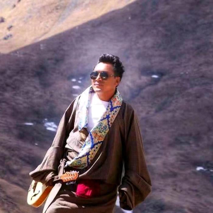 雪域墨镜汽车行