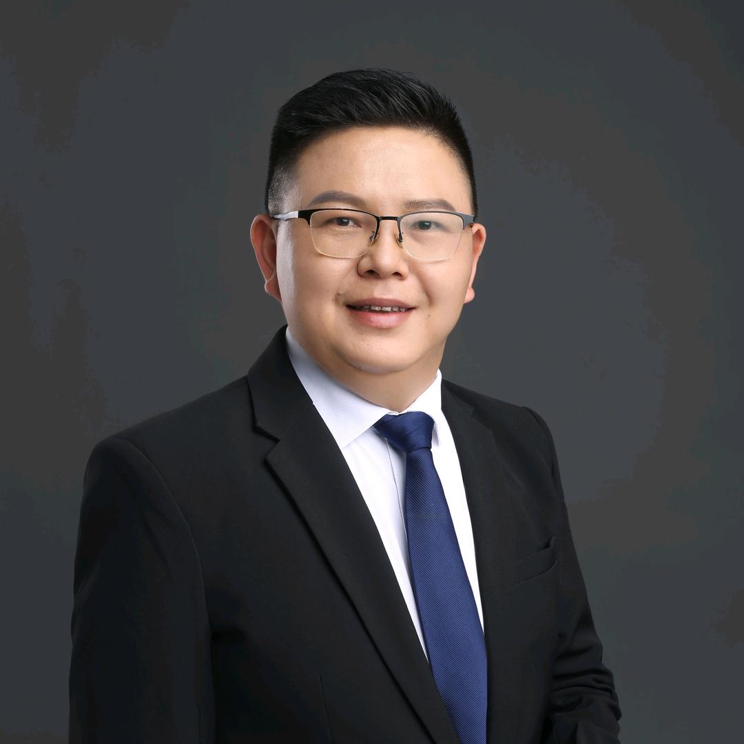 老梁来了