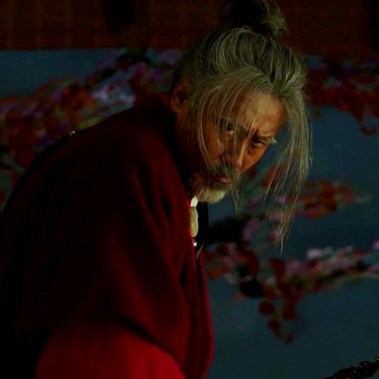 折花换酒。