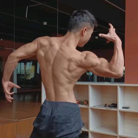 巨象铁馆允许涨肌肉（线上线下）