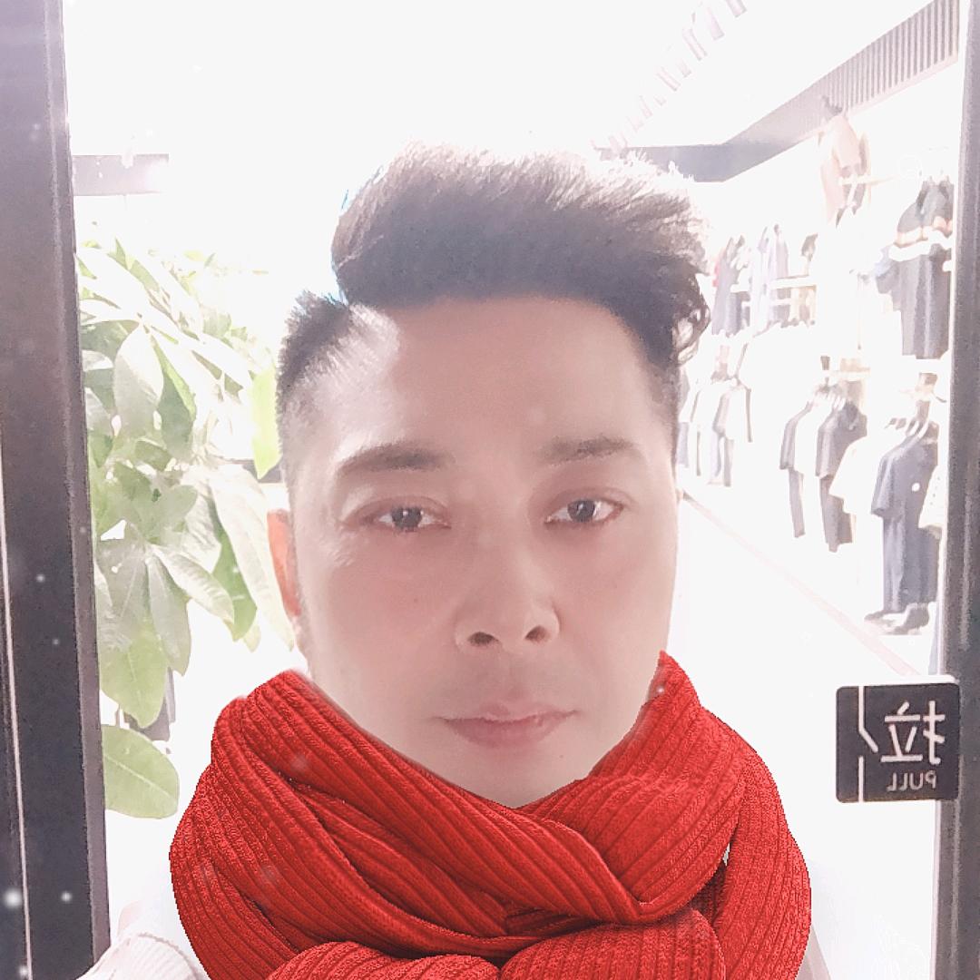 易县红梅路金盾男装店