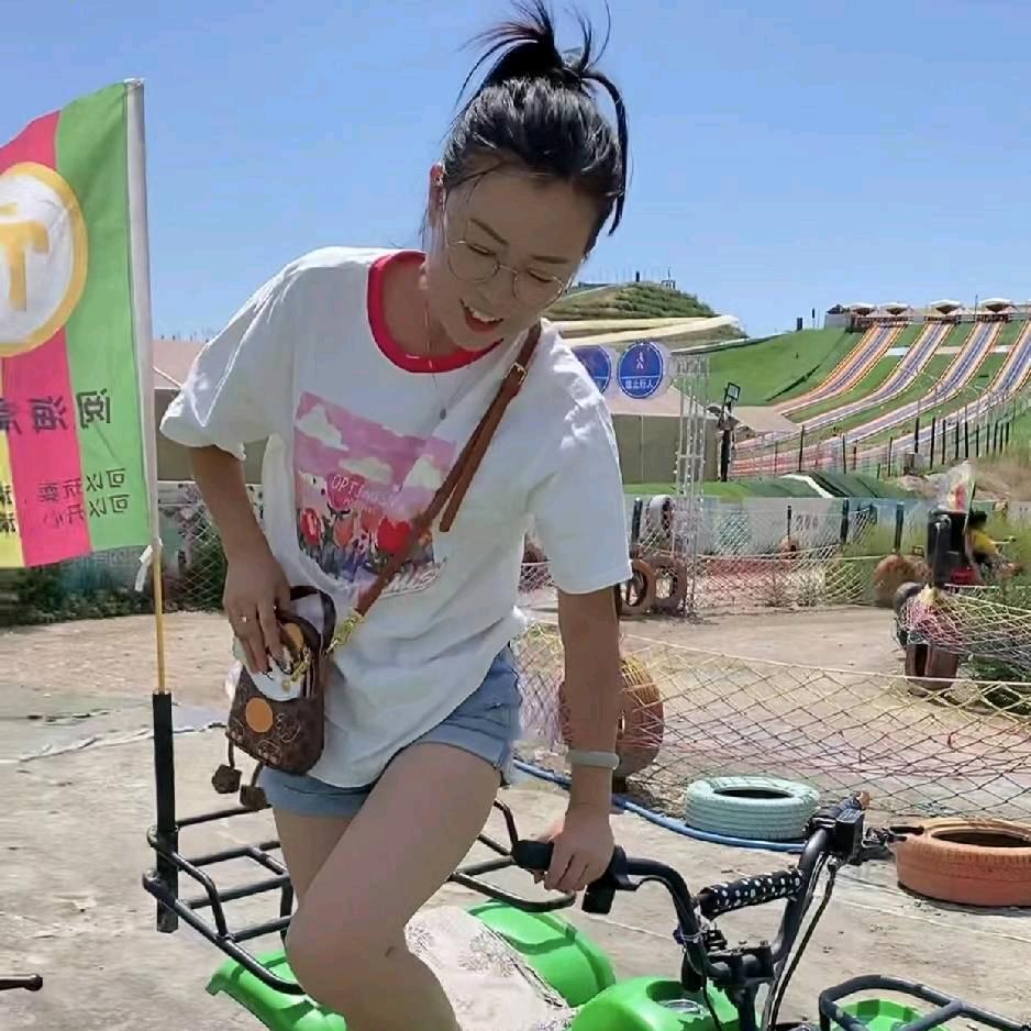 小媳妇娘俩日常