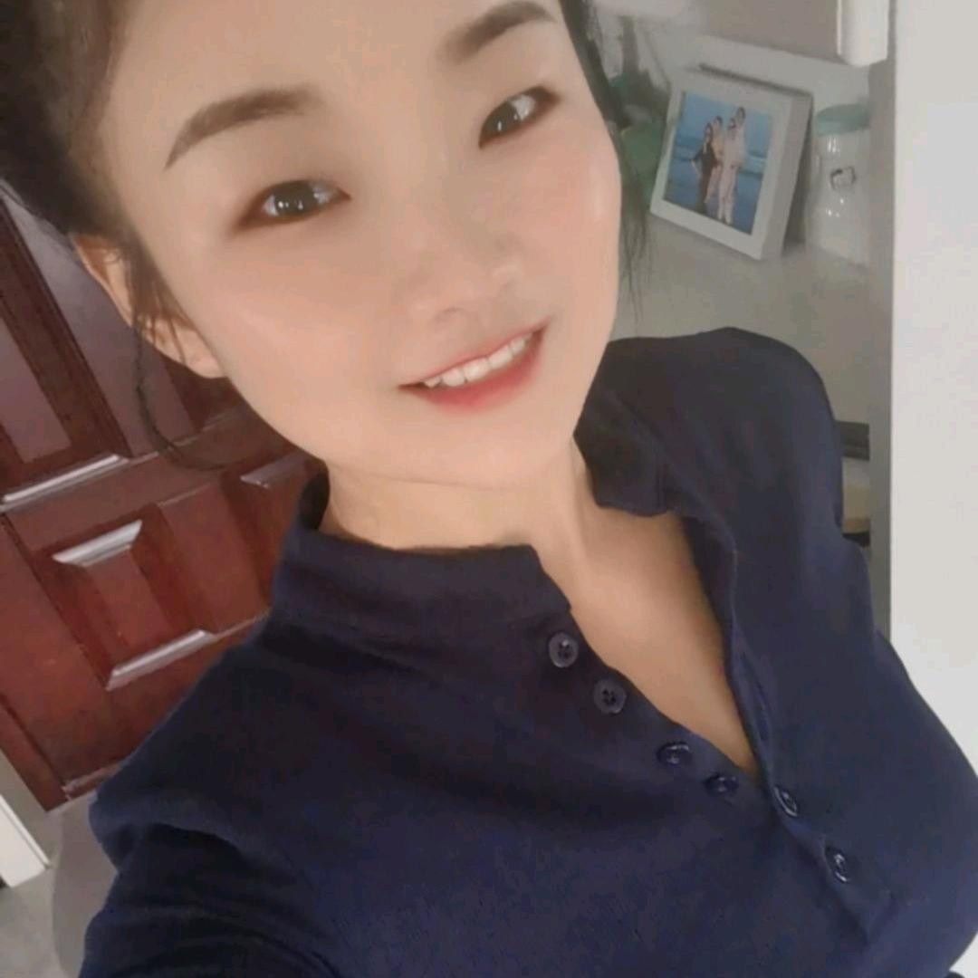 幸福的鱼儿水中游