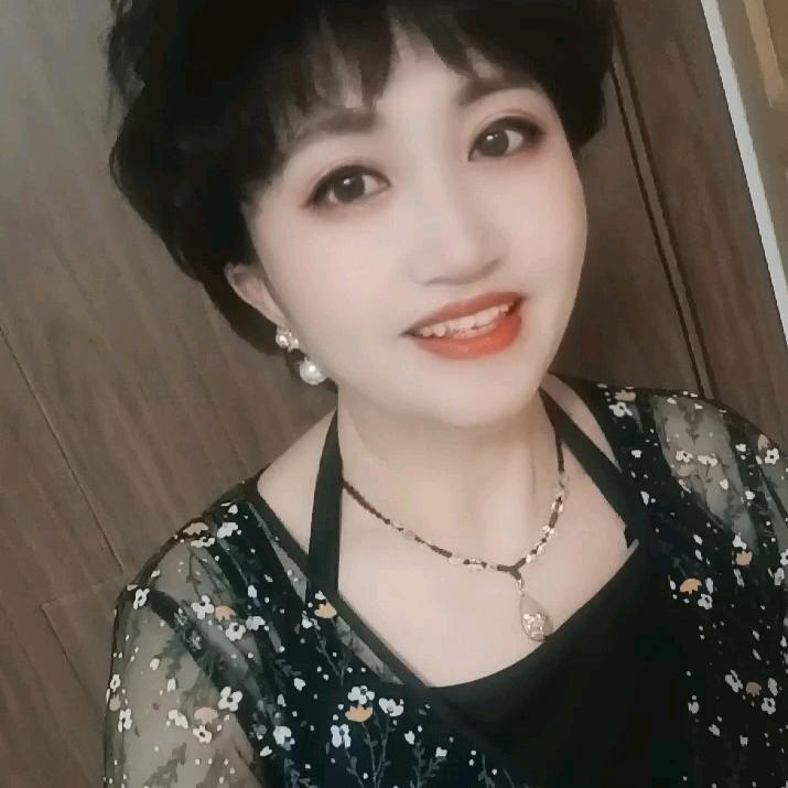 小虎牙姐