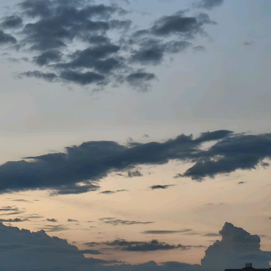 吃螺蛳粉的妈仔