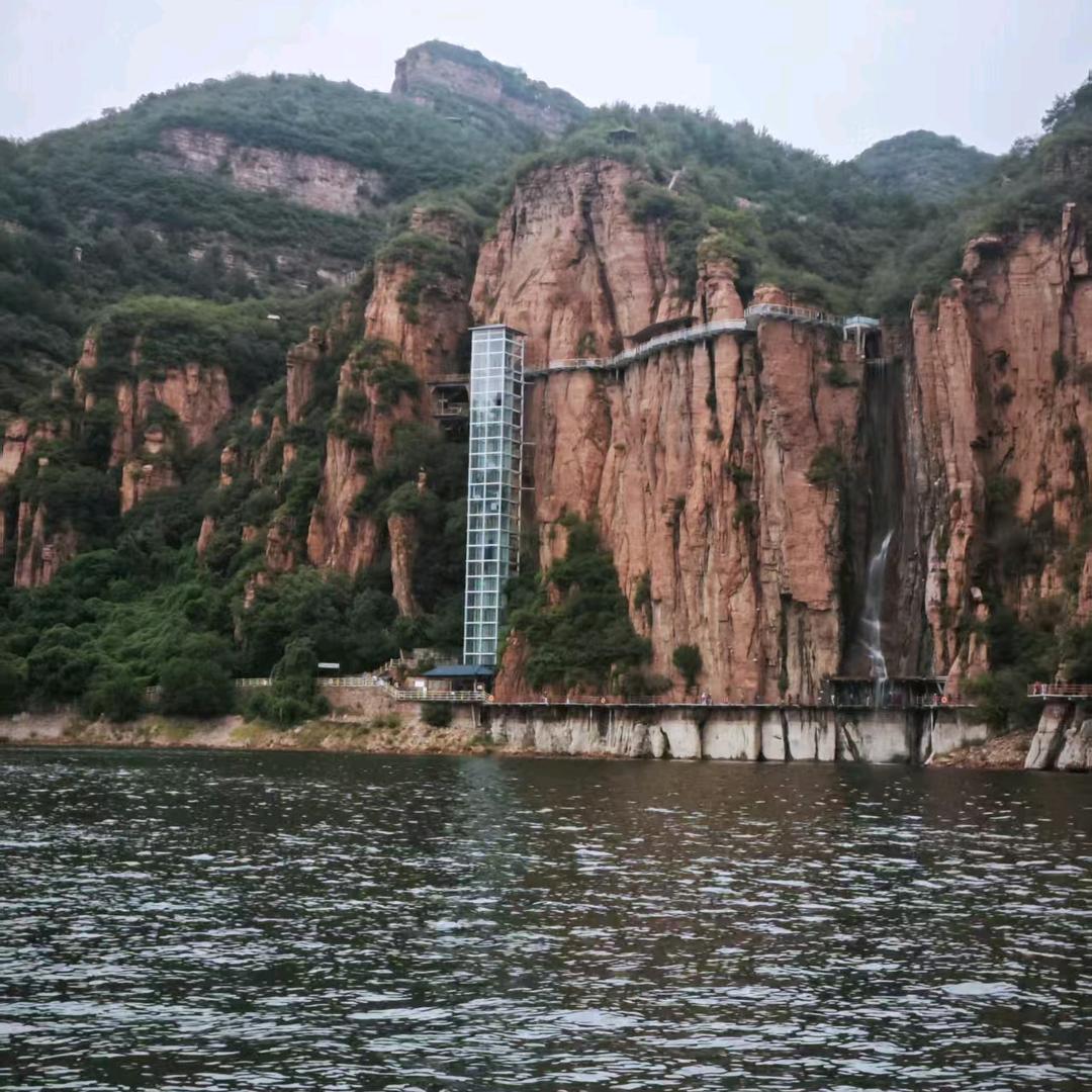 潋滟