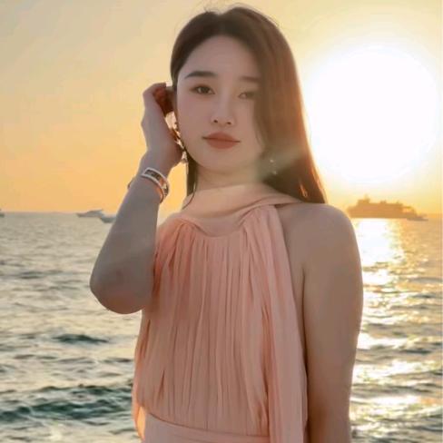 邱莹莹-穿搭优选