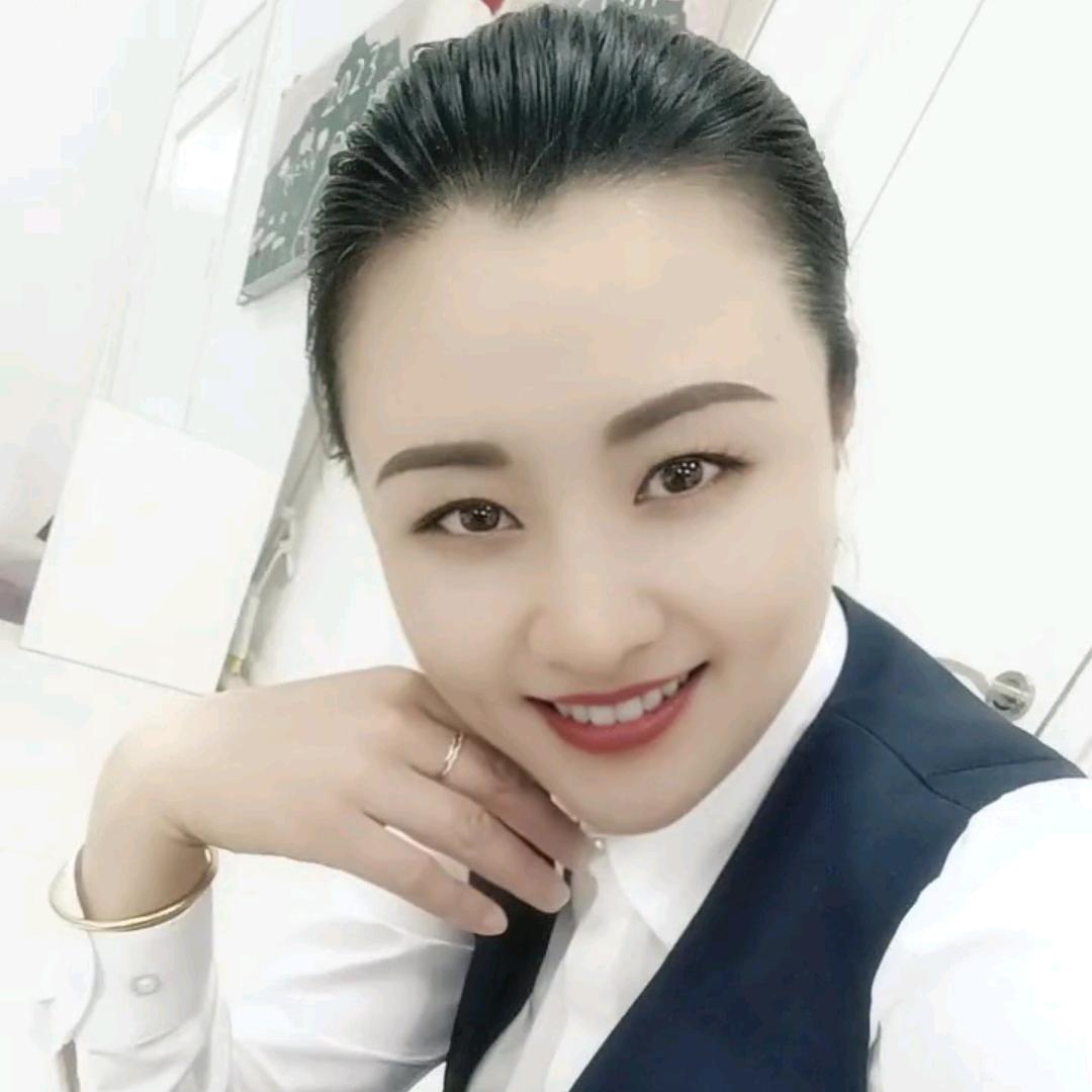 🐳穿工装的小姐姐🐋