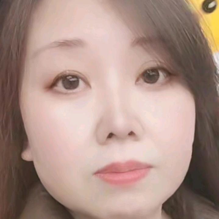 依佰佳男女服装