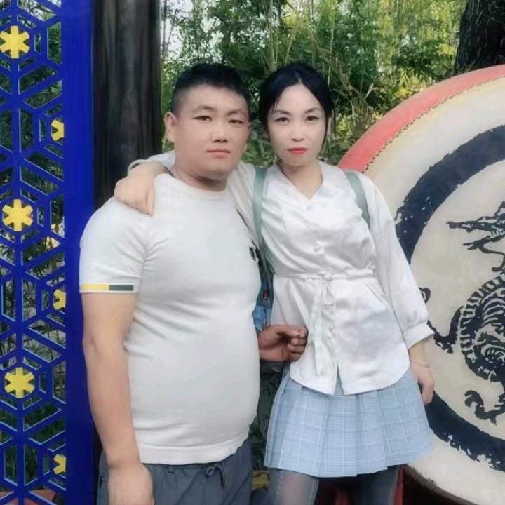 唐县箱包加工厂(常年招聘缝纫机工)