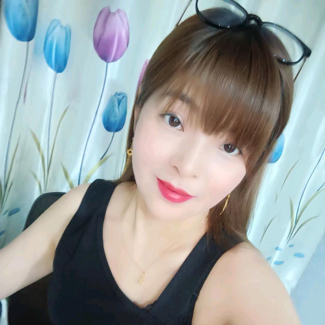 🌸🌸卖衣服的小姐姐🌸🌸