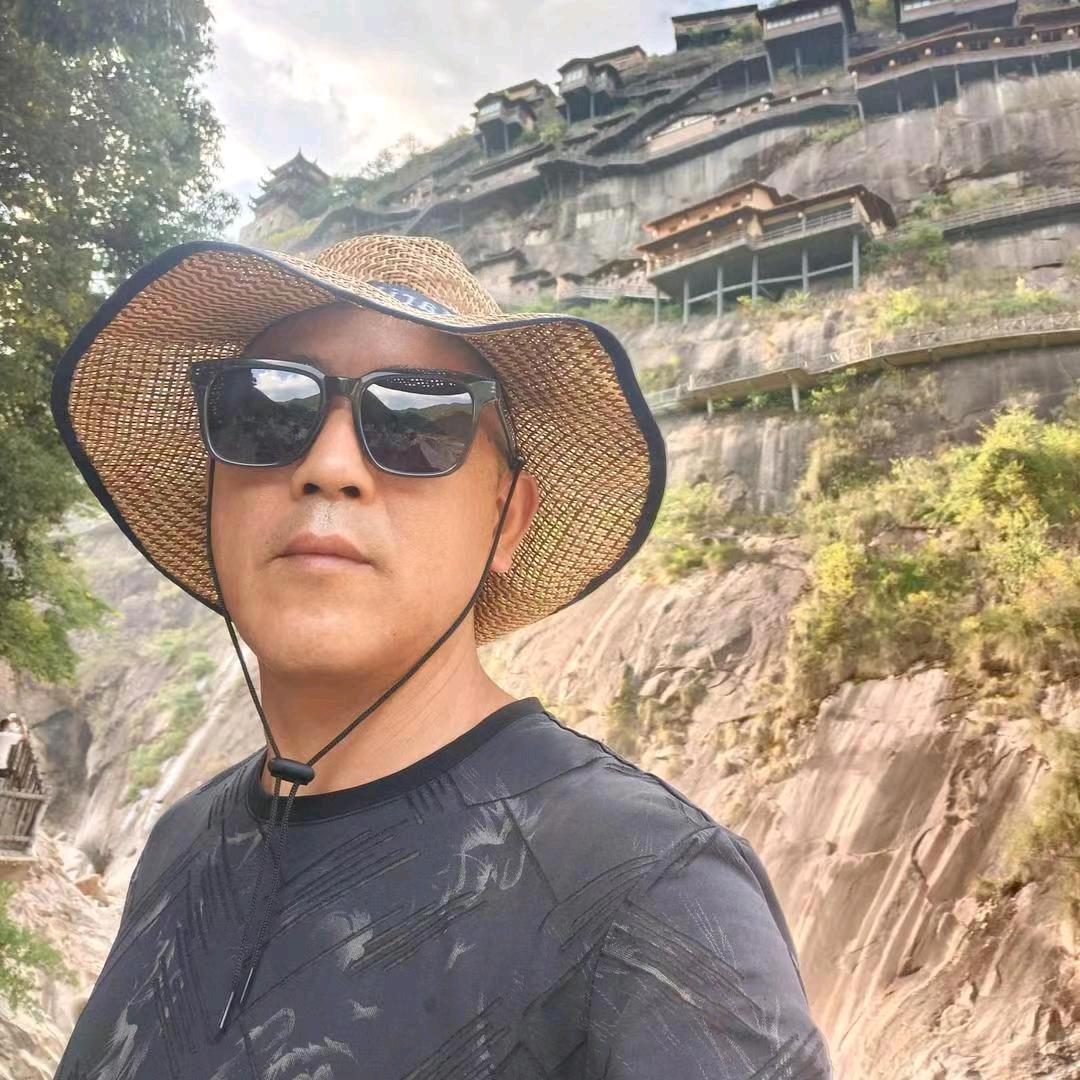 拉货大叔(玩露营)