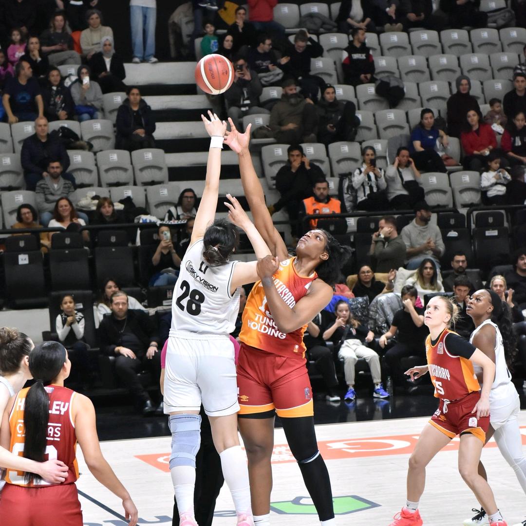 李月汝女篮（芝麻体育）