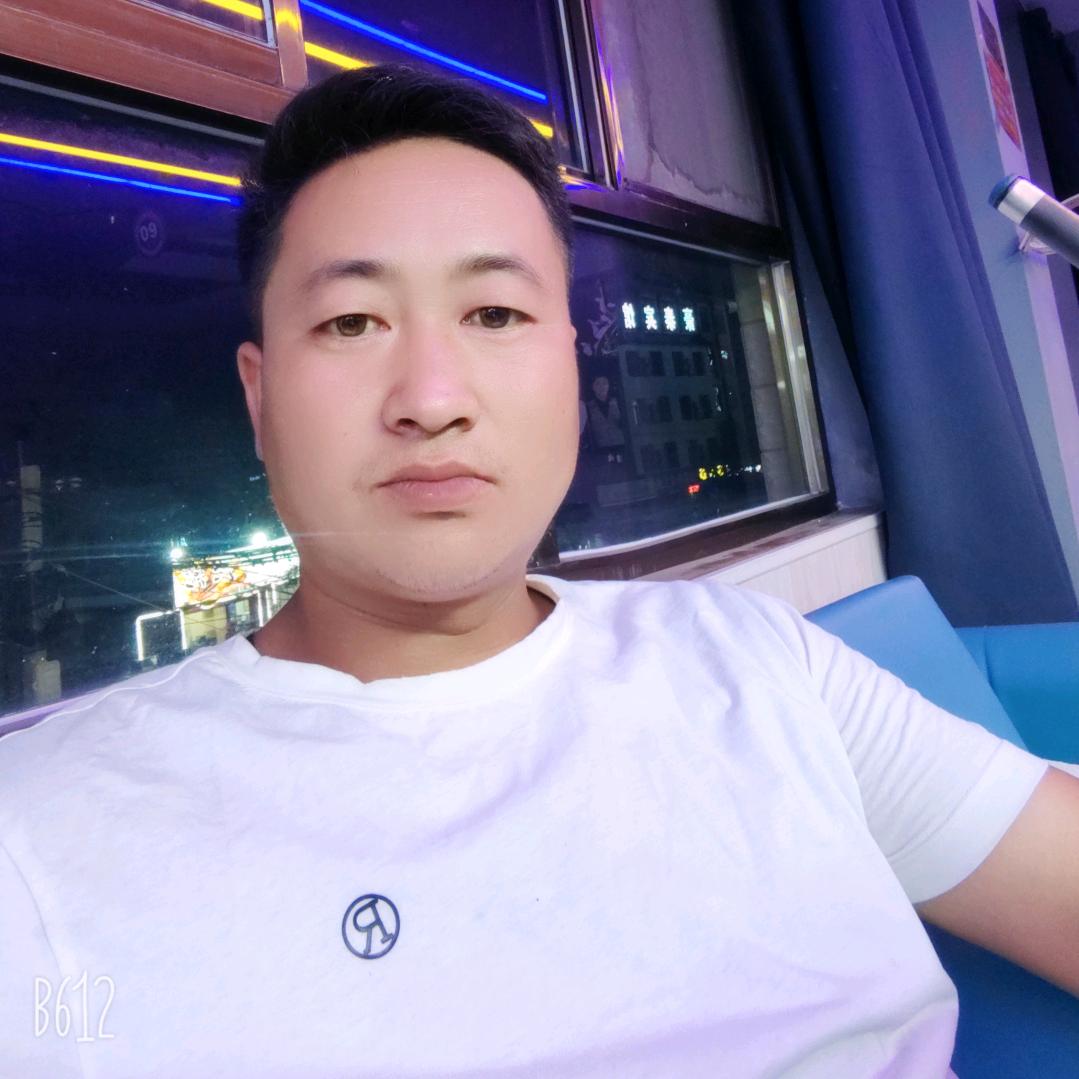 榆林市横山区鸿盛机械设备租赁部装载