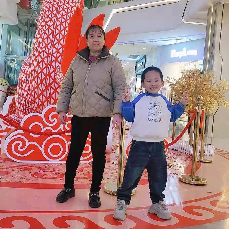 蔡娟头像