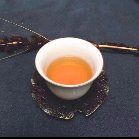 浩荡风尘洗尽愁，宁静致远梦初醒。