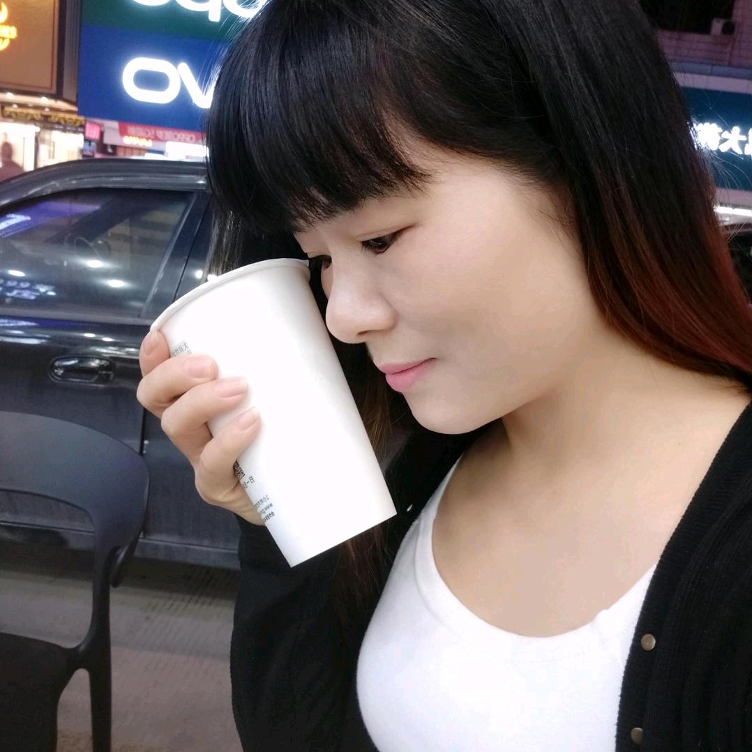 小何