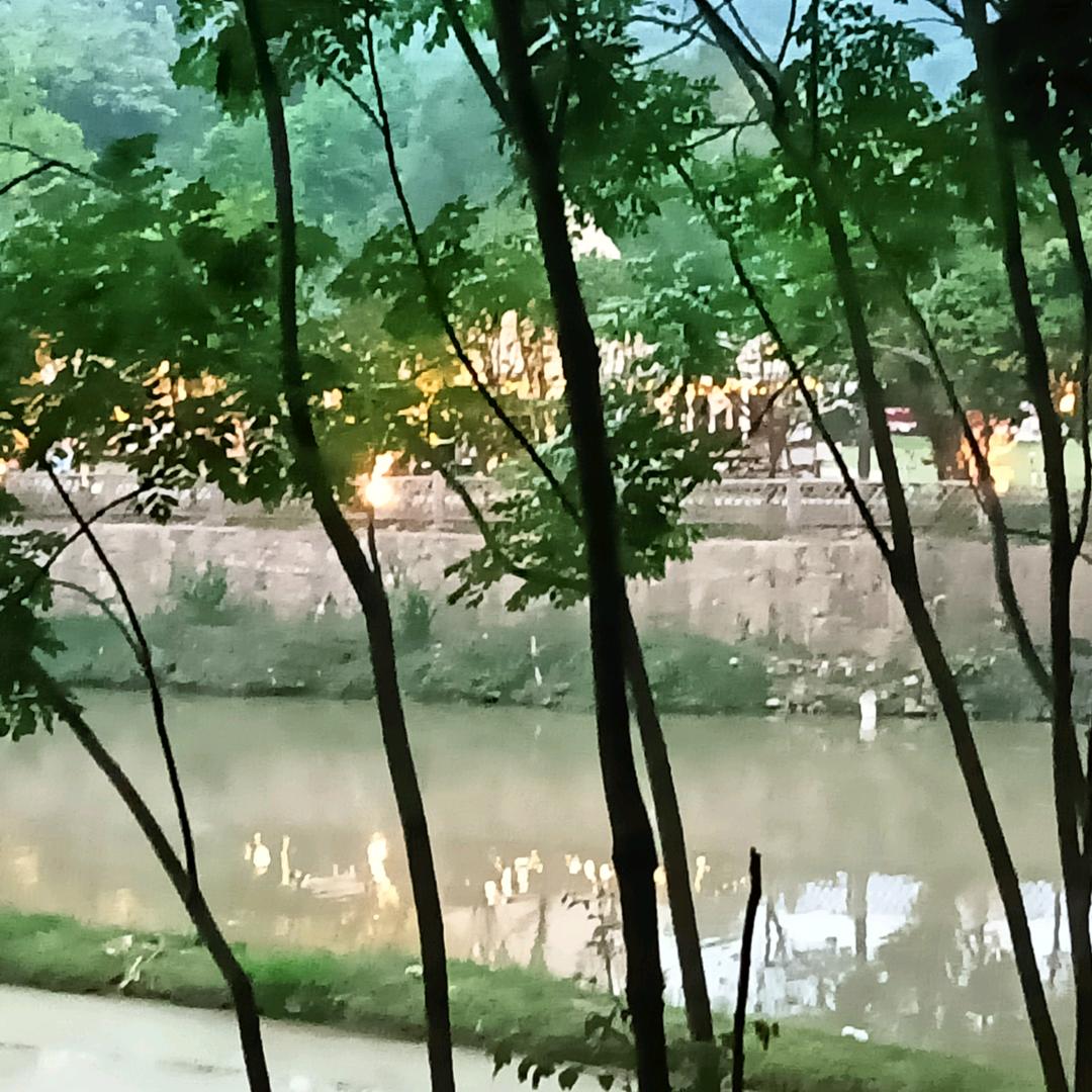 跑冮湖