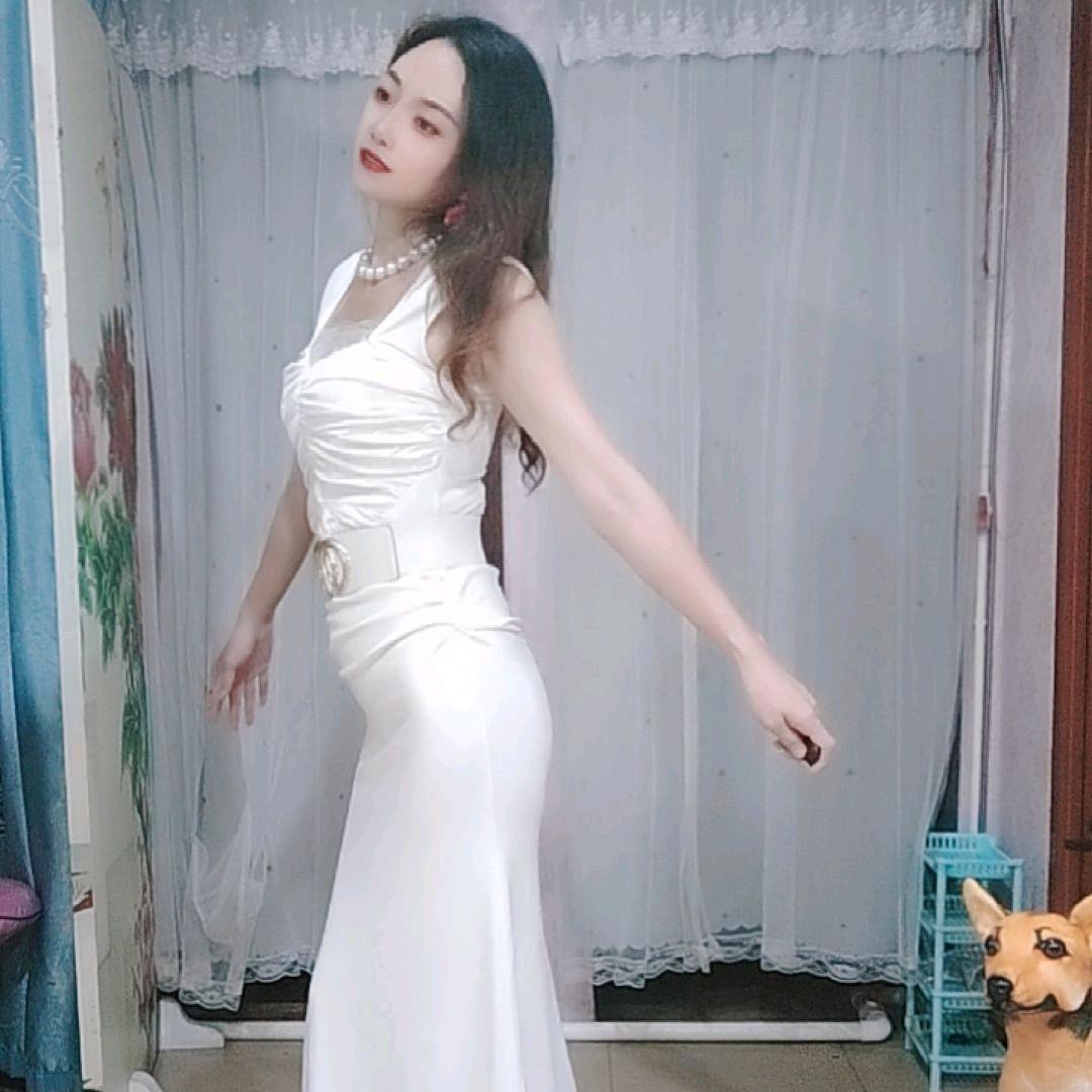 肩颈理疗师辣妹子