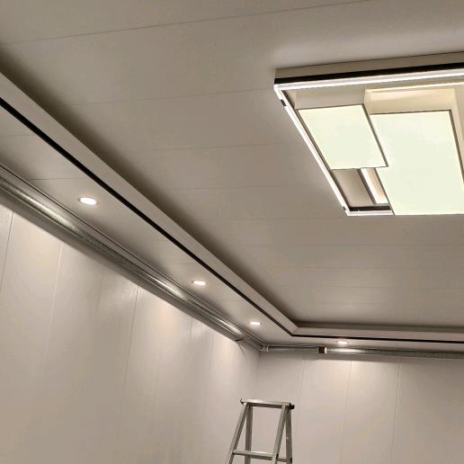 天赐装饰有限公司专业安装护墙板