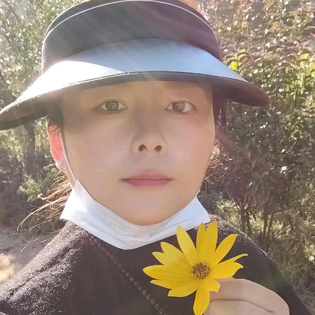 健康快乐幸福的富婆