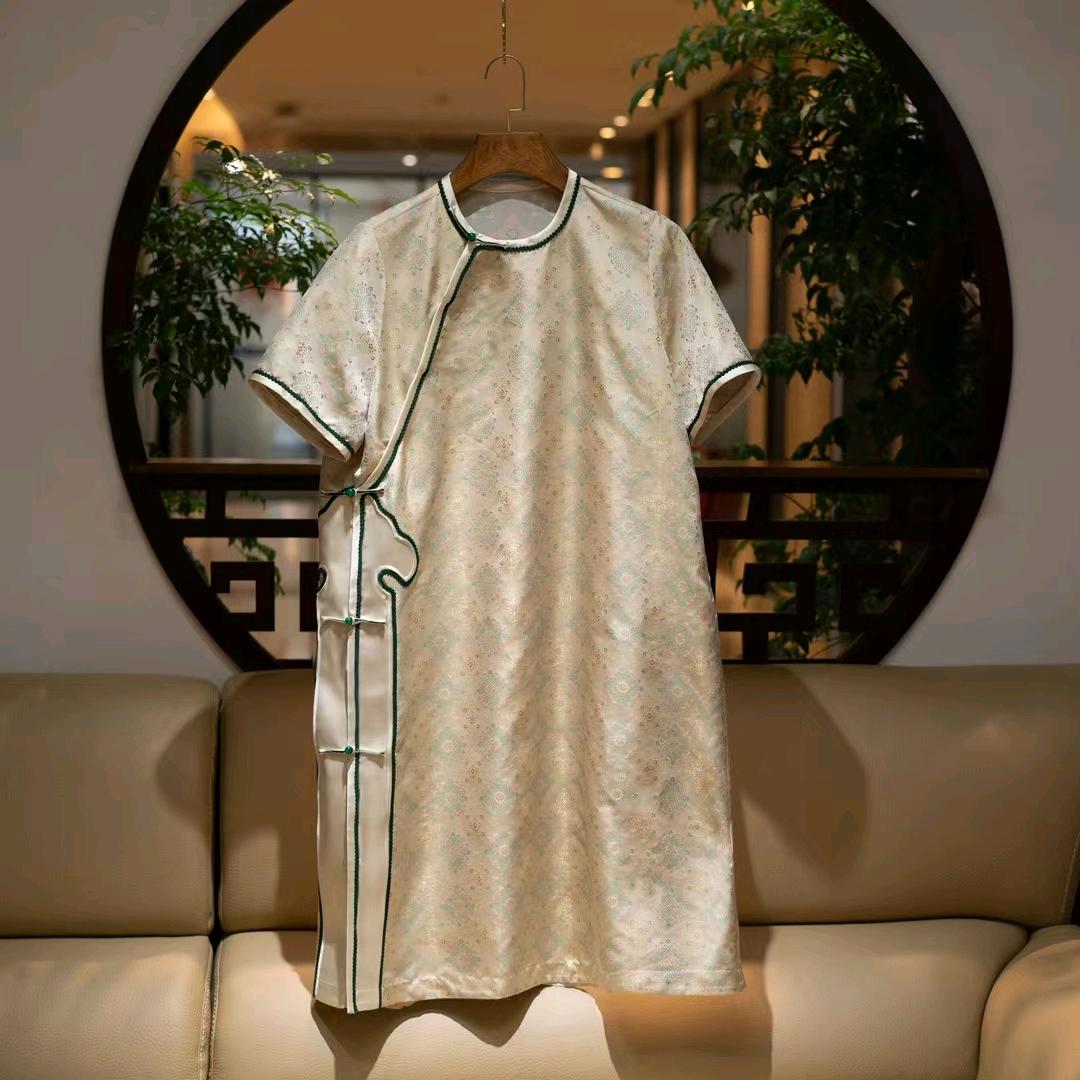 《那里》服装店