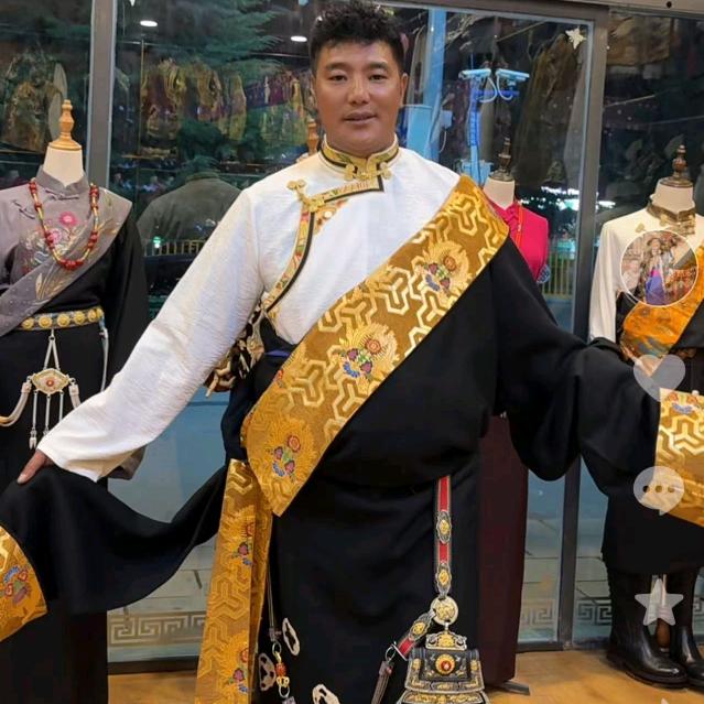 藏宝拉民族服饰店