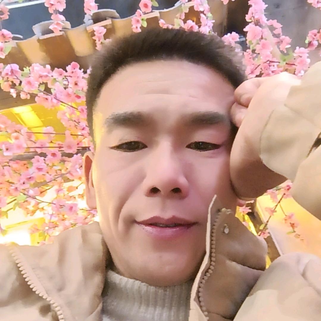 开心过好每一天 ！总会有天遇上你？？？