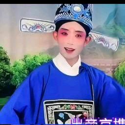 爱戏曲的英语老师