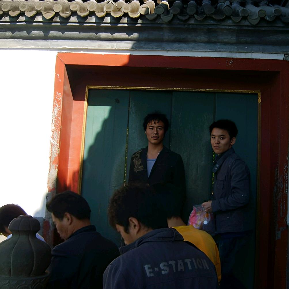 妻妾成群沆瀣一气