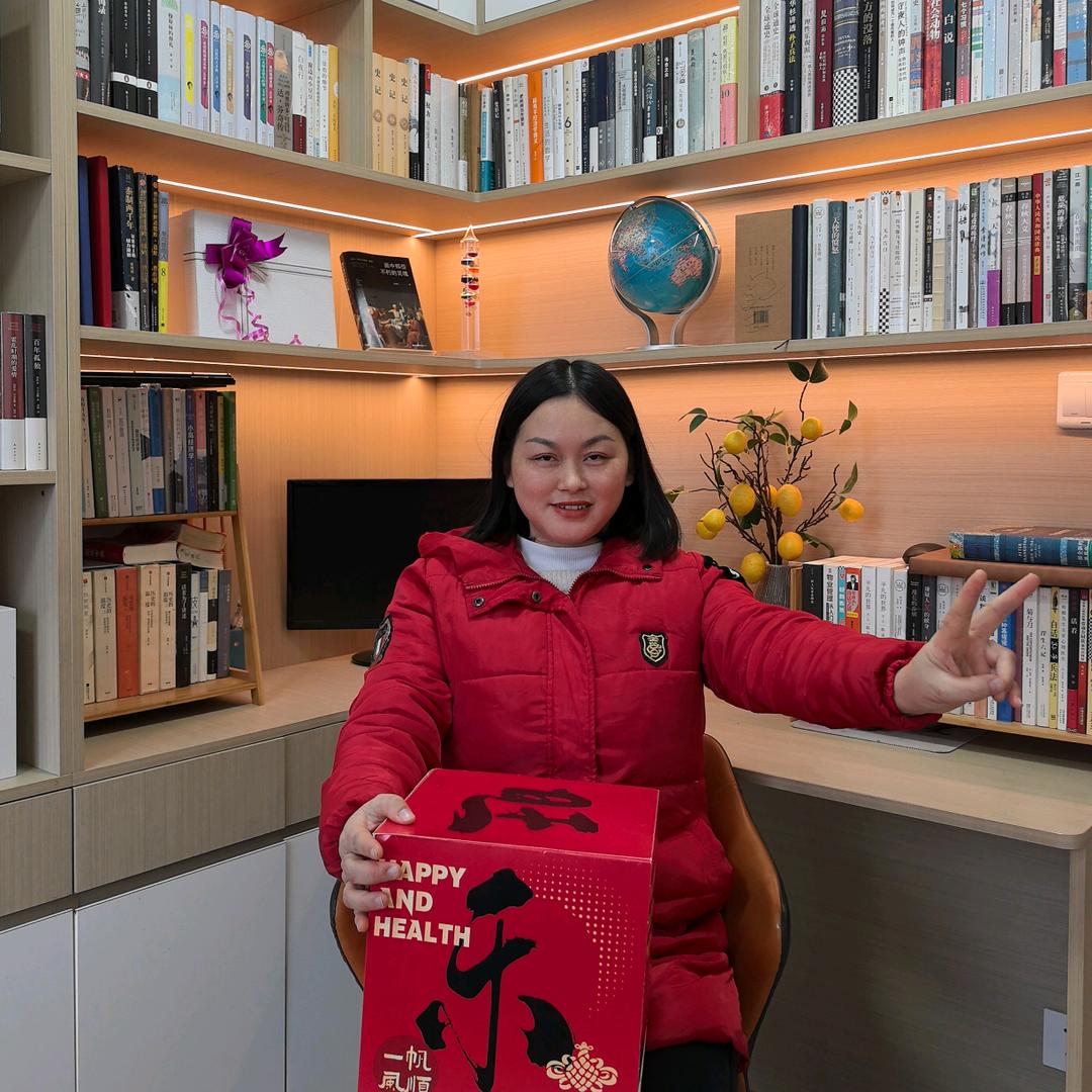 百色全屋定制杨姐