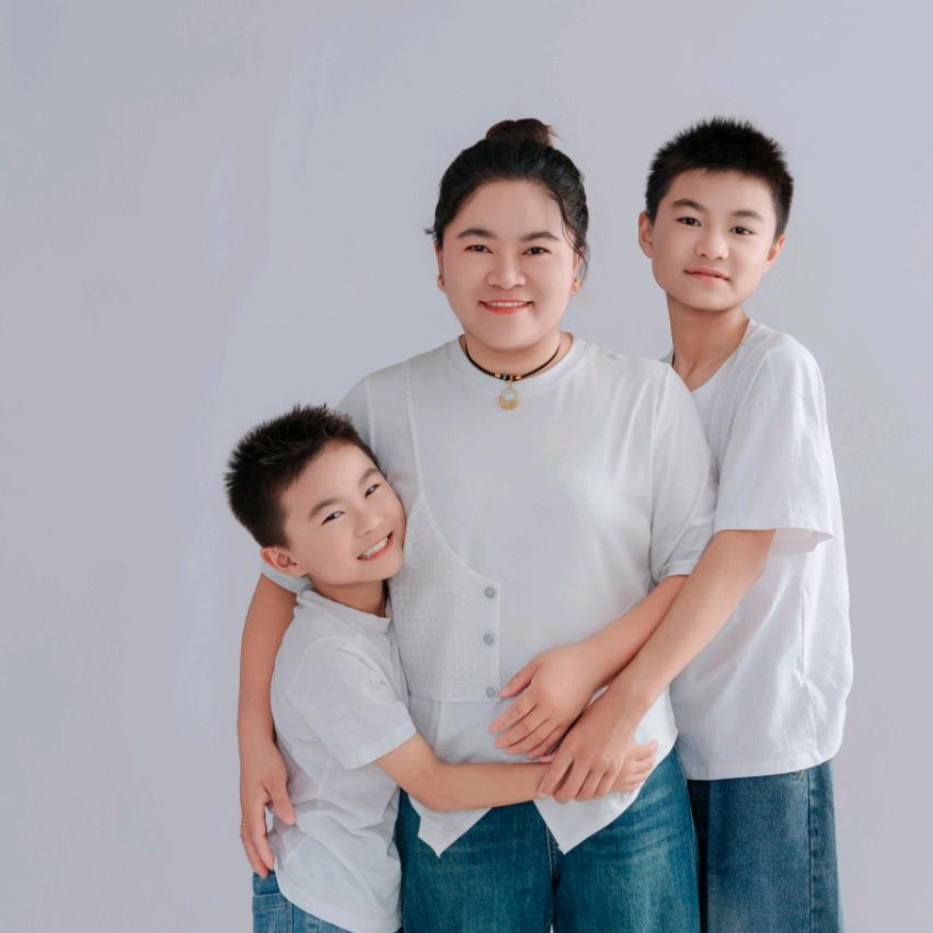 @带两个孩子的宝妈送外卖