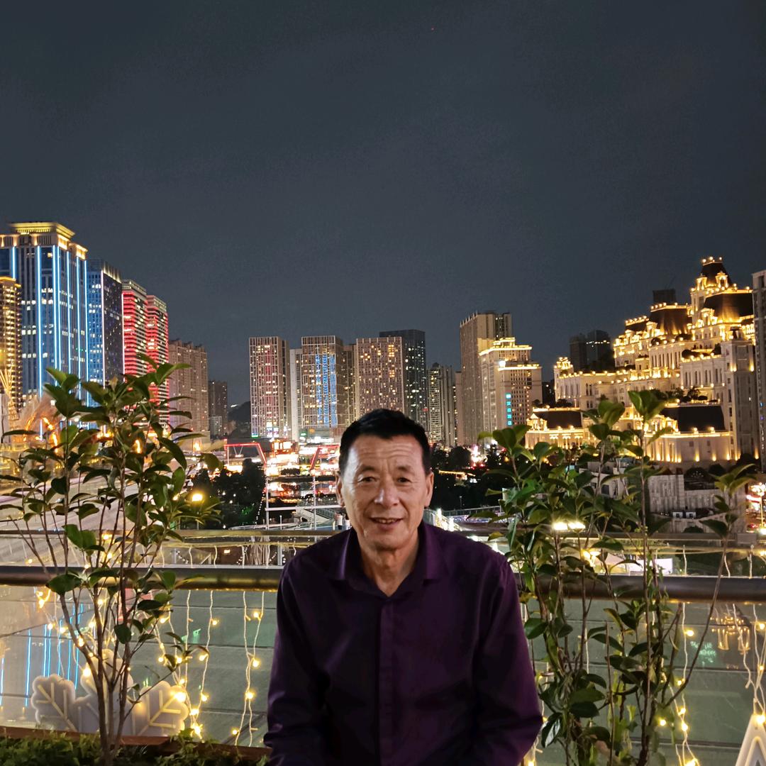 养殖梅花鹿李哥