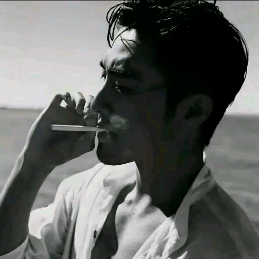 🚬ᐝ᭄隔壁⿻老王🍻࿐