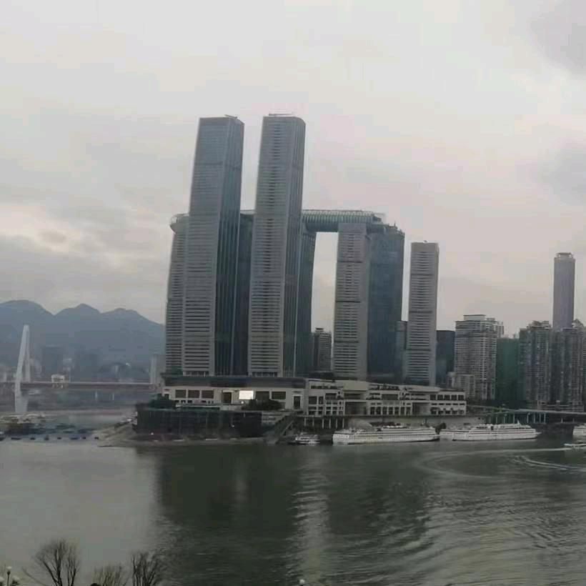 重庆主城 洪老师 专注 减龄 造型烫