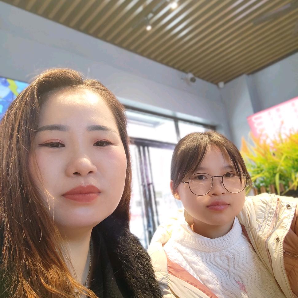 杨兰.