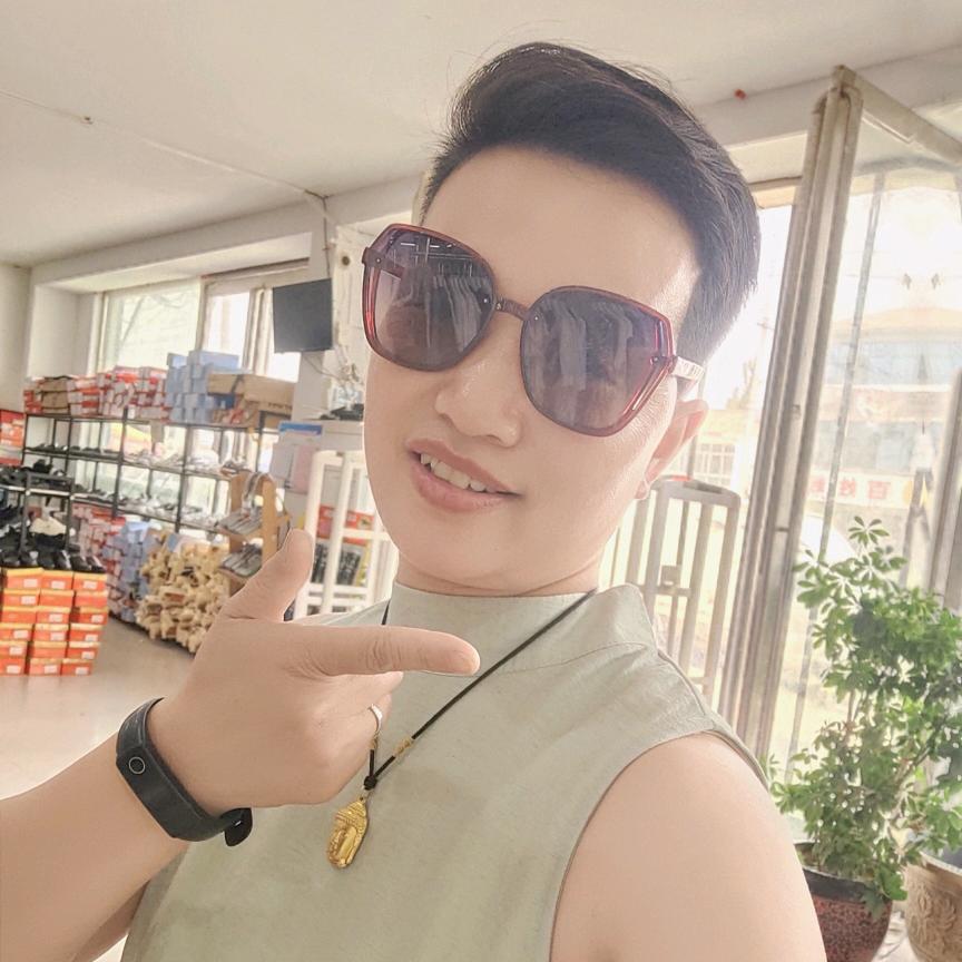 不经风雨……怎见彩虹